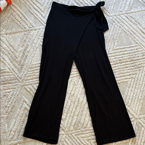 Z supply Elegant Black Women's Wrap Pants - Picture 1 of 1